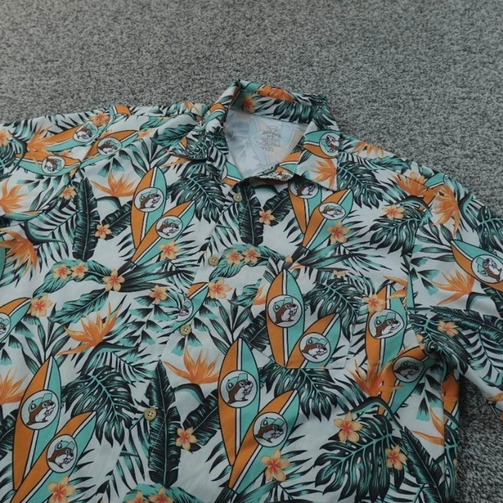 Buc‎ Ees Shirt Mens M Hawaiian Tropical Beaver Print Surf Floral Button Up Camp